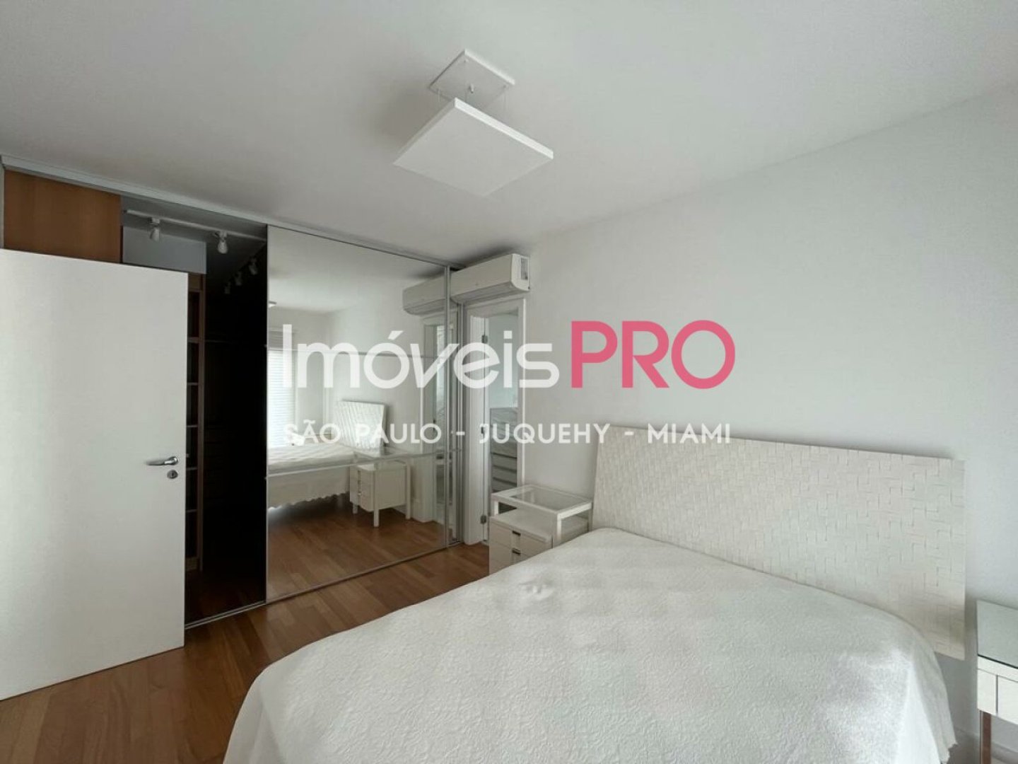 Foto :: IP23676