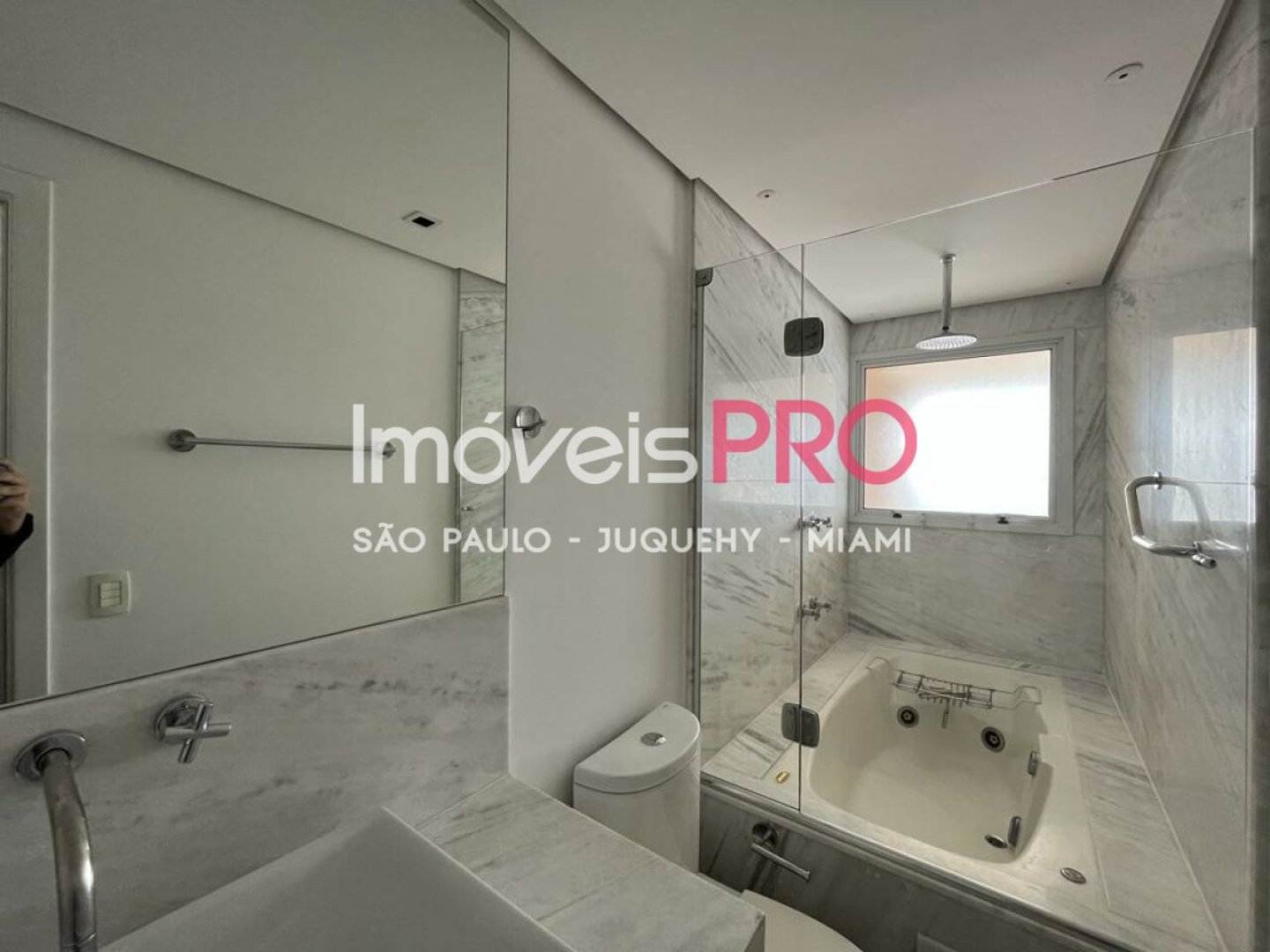 Foto :: IP23676