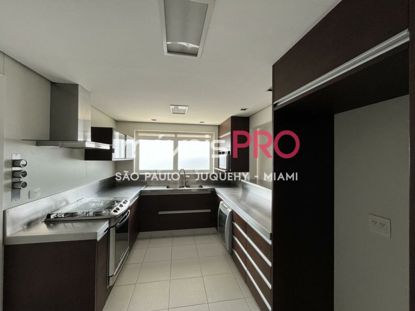 Foto :: IP23676