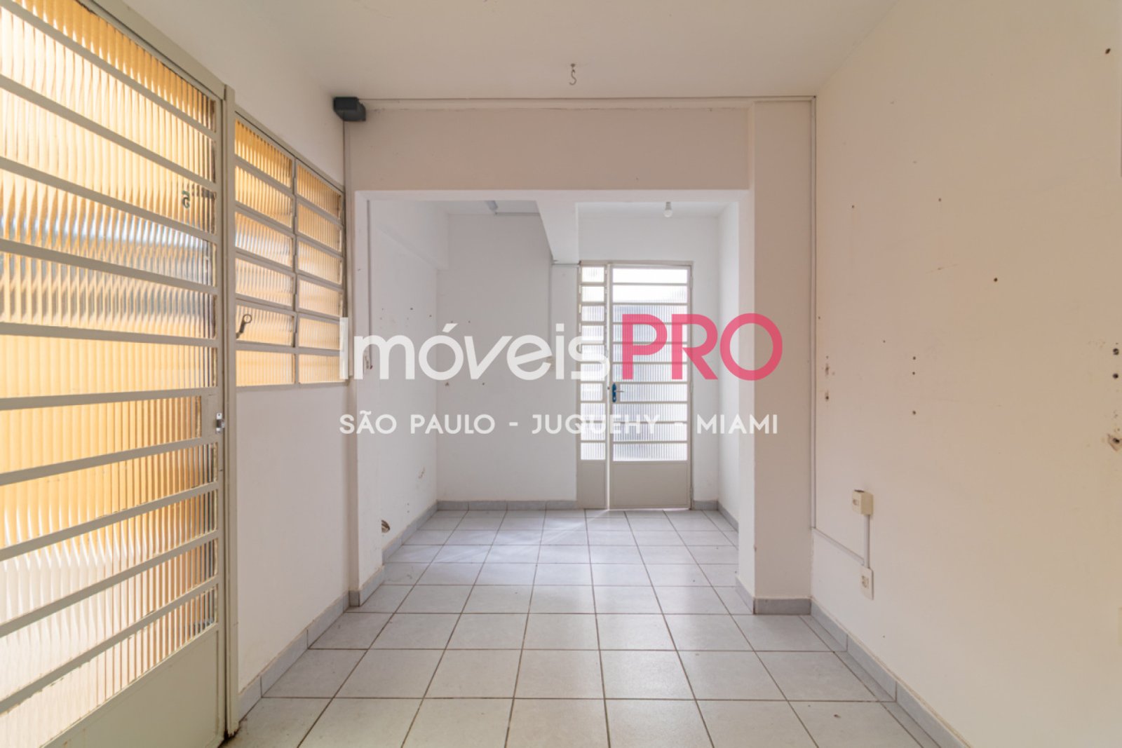 Foto :: https://assets.imoveispro.com.br/thumb/IP23945/predio-venda-vila-clementino_IP23945_23_1920x1080.jpg?