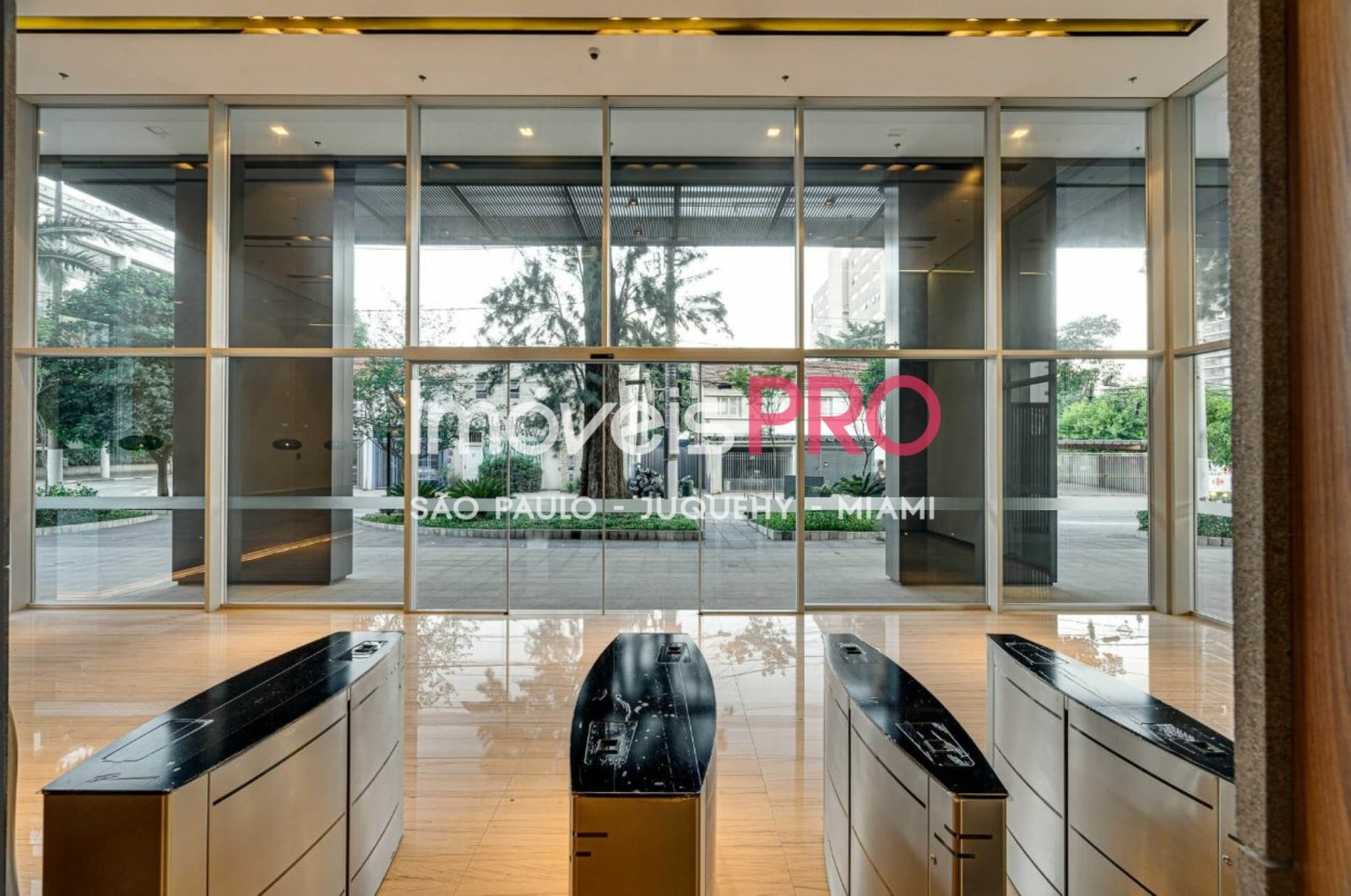 Foto :: https://assets.imoveispro.com.br/thumb/IP24535/conj-comercial-venda-brooklin_IP24535_11_1920x1080.jpg?