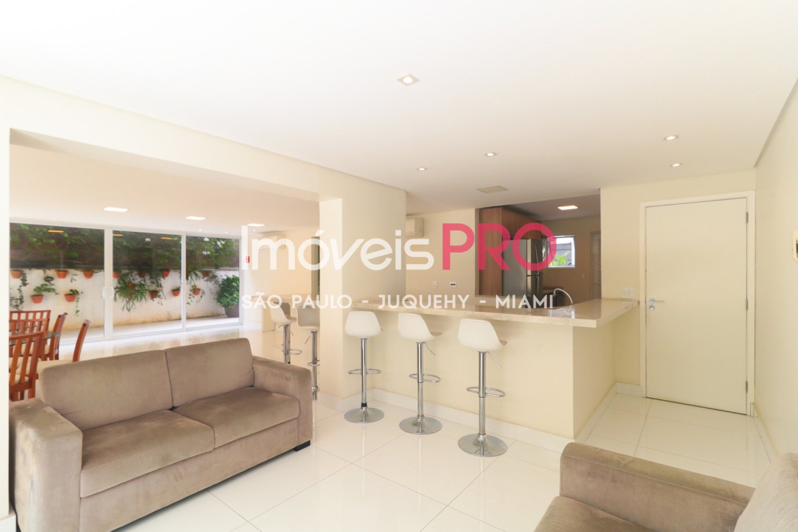 Foto :: https://assets.imoveispro.com.br/thumb/IP24672/apartamento-aluguel-moema-passaros_IP24672_17_1920x1080.jpg?