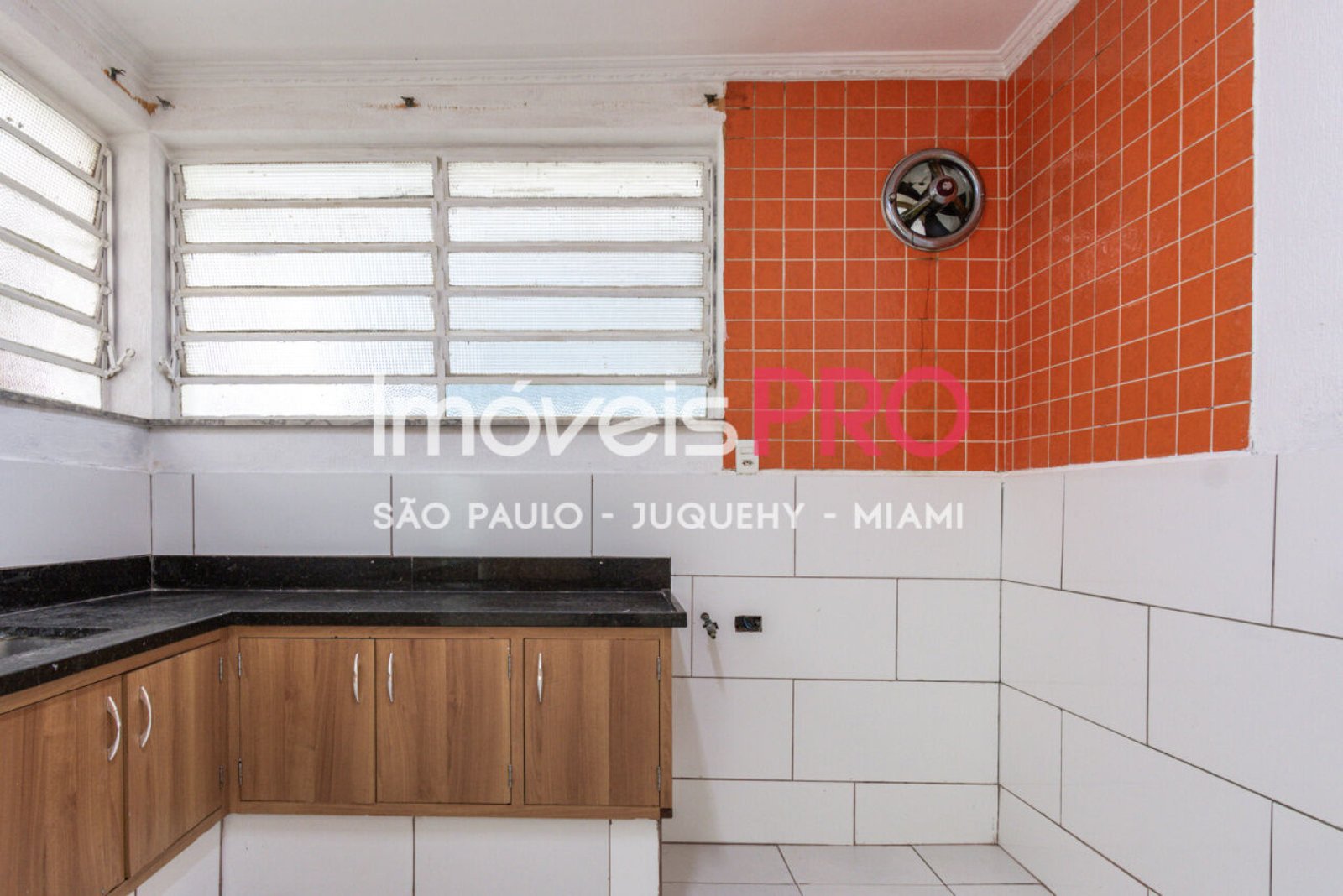 Foto :: https://assets.imoveispro.com.br/thumb/IP25222/sobrado-venda-saude_IP25222_11_1920x1080.jpg?