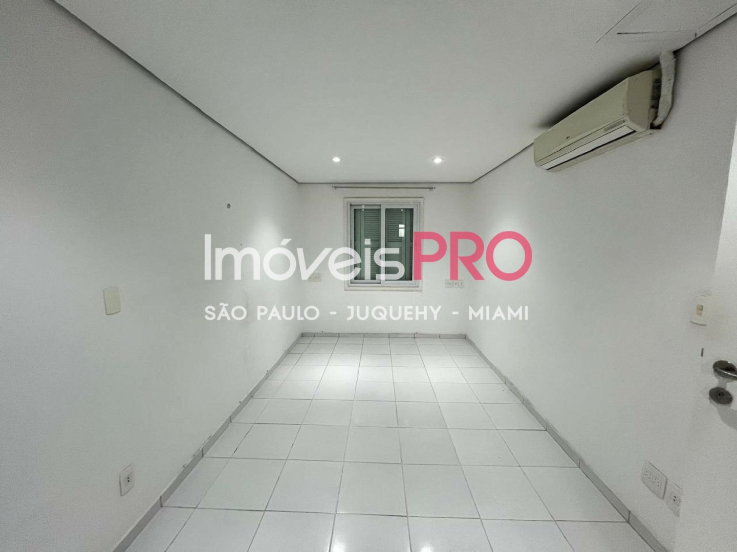 Foto :: IP25497