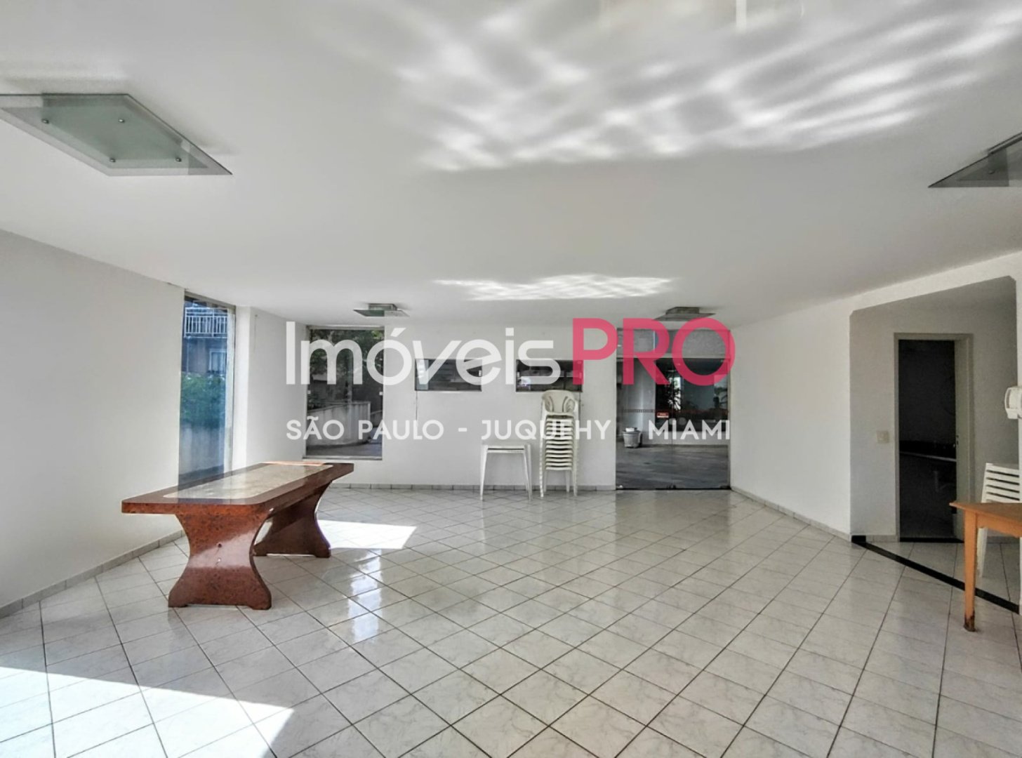 Foto :: https://assets.imoveispro.com.br/thumb/IP25561/apartamento-venda-vila-mariana_IP25561_17_1920x1080.jpg?
