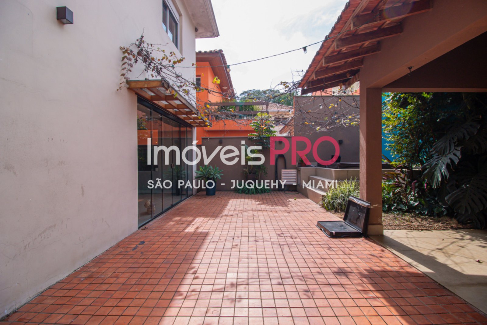 Foto :: https://assets.imoveispro.com.br/thumb/IP26141/sobrado-venda-planalto-paulista_IP26141_17_1920x1080.jpg?