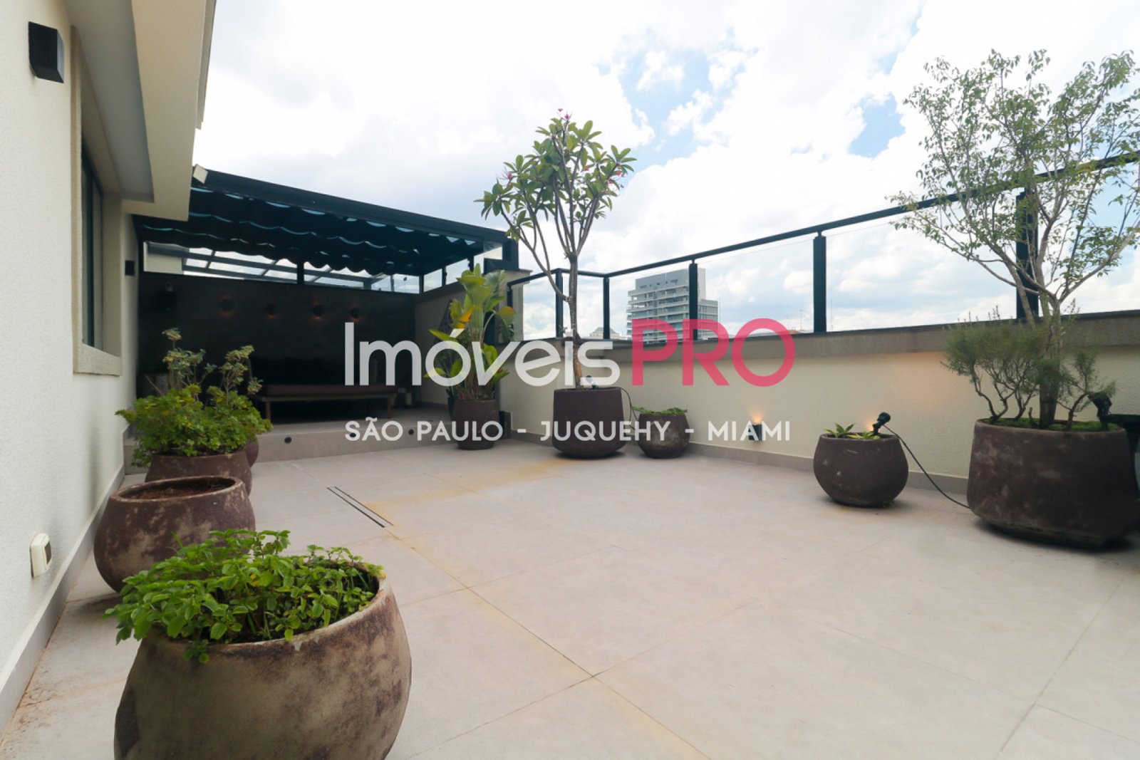 Foto :: https://assets.imoveispro.com.br/thumb/IP26215/cobertura-venda-campo-belo_IP26215_29_1920x1080.jpg?