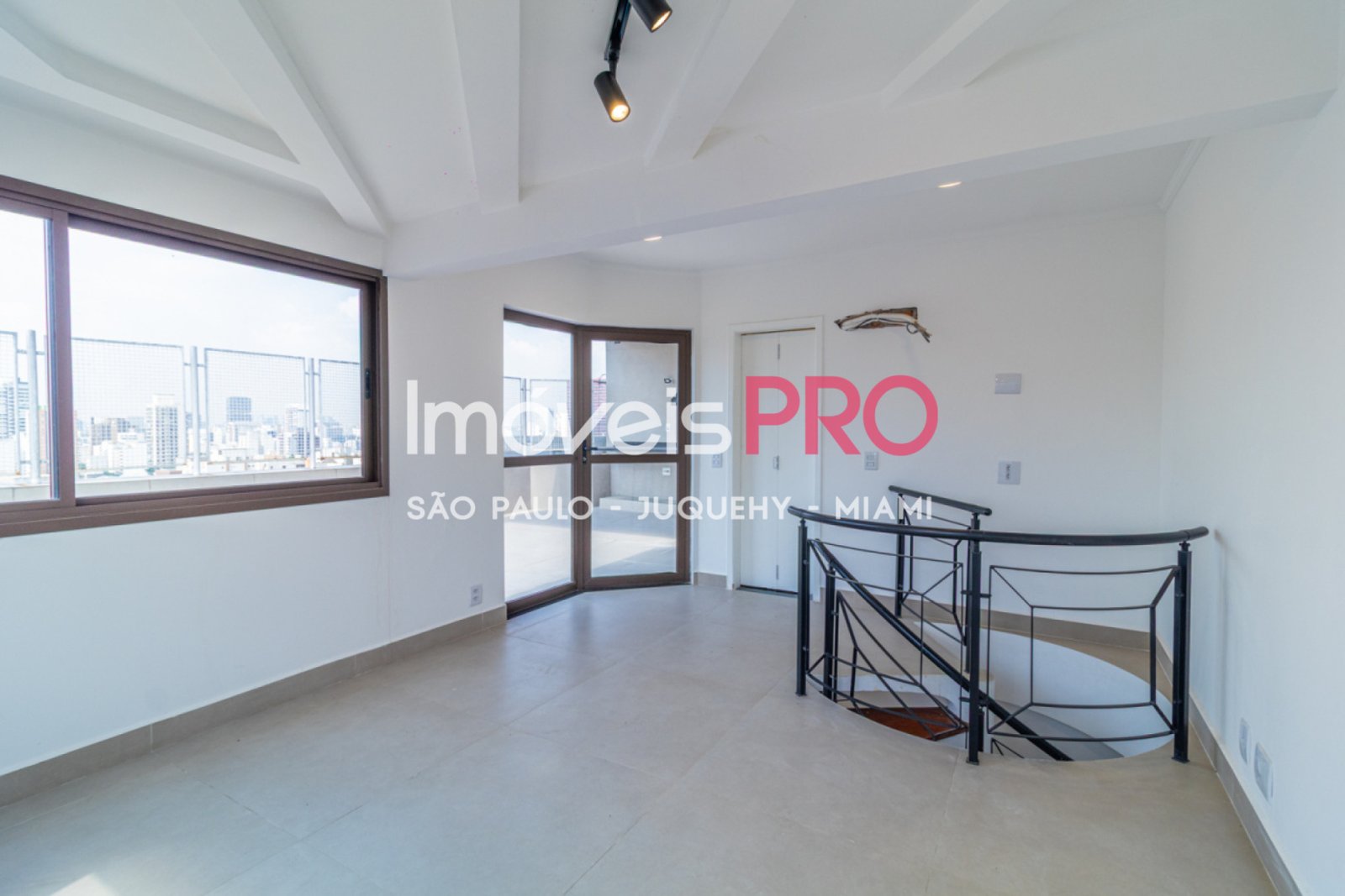 Foto :: https://assets.imoveispro.com.br/thumb/IP27201/cobertura-duplex-venda-pinheiros_IP27201_11_1920x1080.jpg?