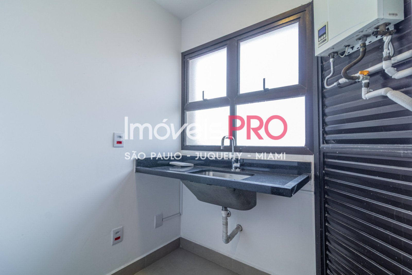 Foto :: https://assets.imoveispro.com.br/thumb/IP27201/cobertura-duplex-venda-pinheiros_IP27201_29_1920x1080.jpg?