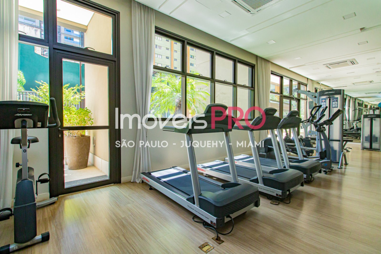 Foto :: https://assets.imoveispro.com.br/thumb/IP27945/apartamento-venda-vila-mariana_IP27945_17_1920x1080.jpg?