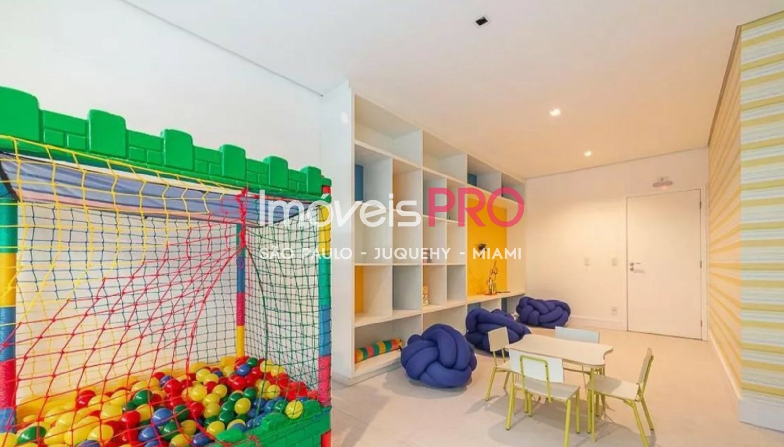 Foto :: IP28380