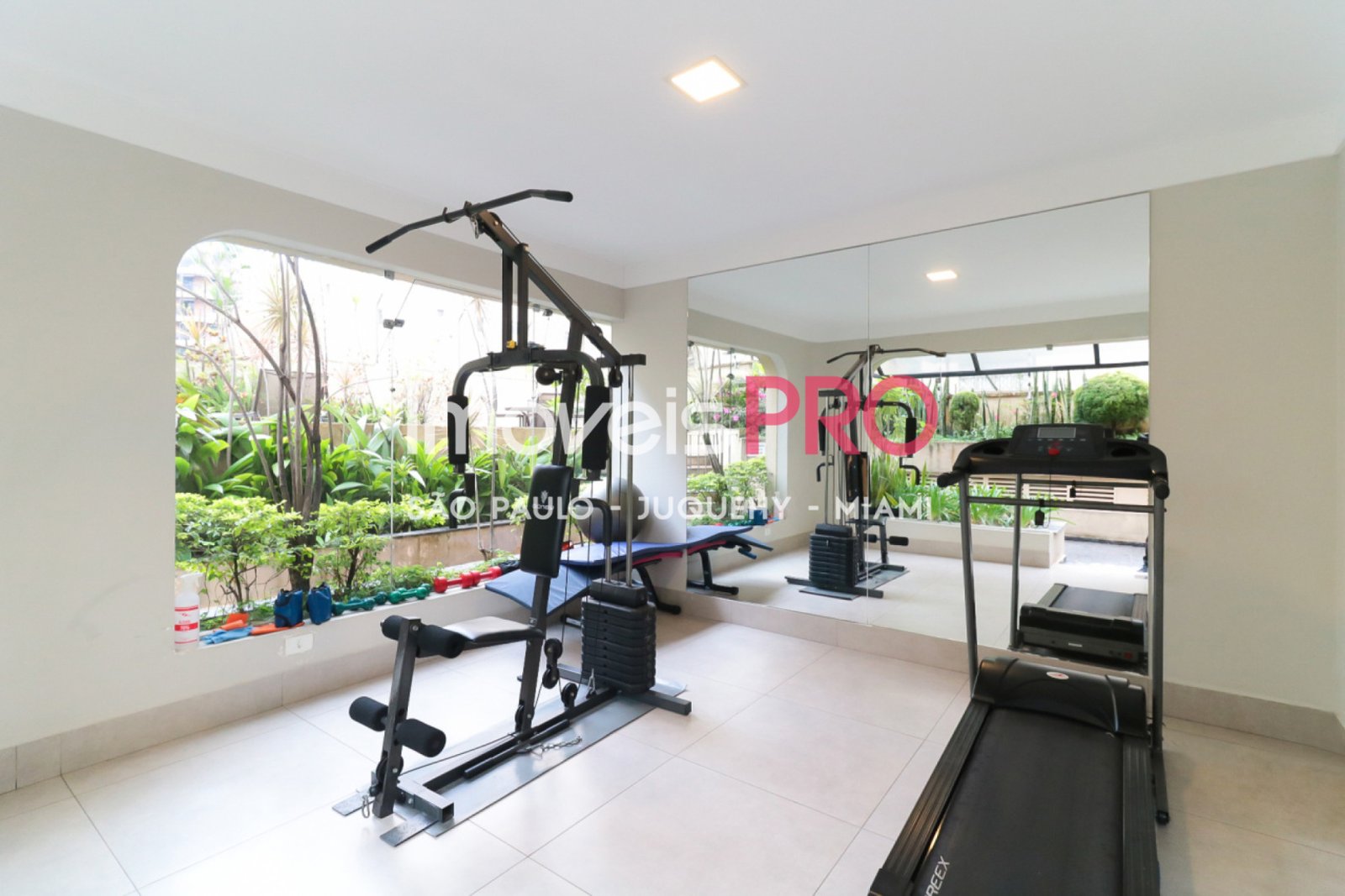 Foto :: https://assets.imoveispro.com.br/thumb/IP28439/apartamento-venda-moema-passaros_IP28439_23_1920x1080.jpg?