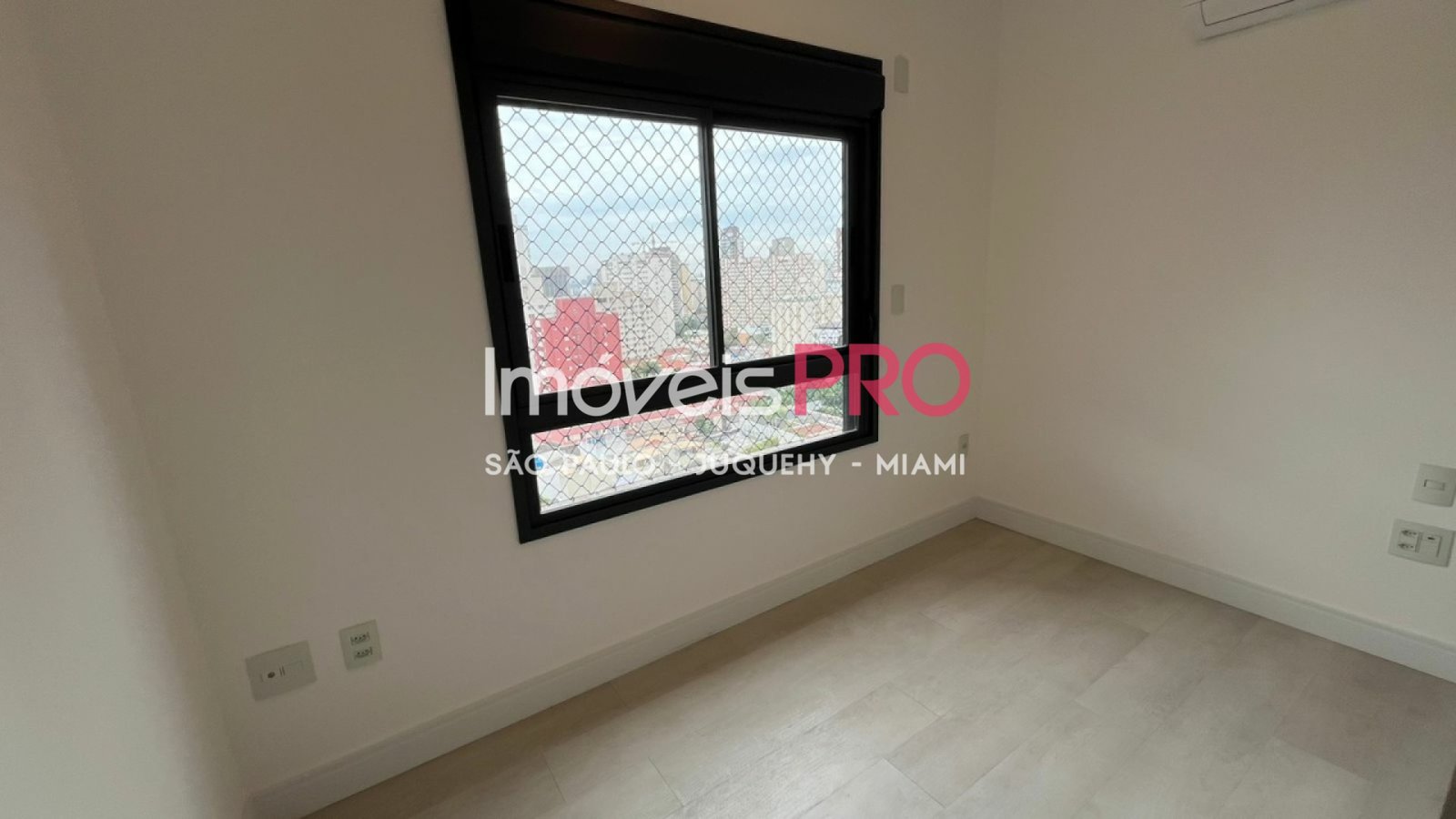 Foto :: IP30039