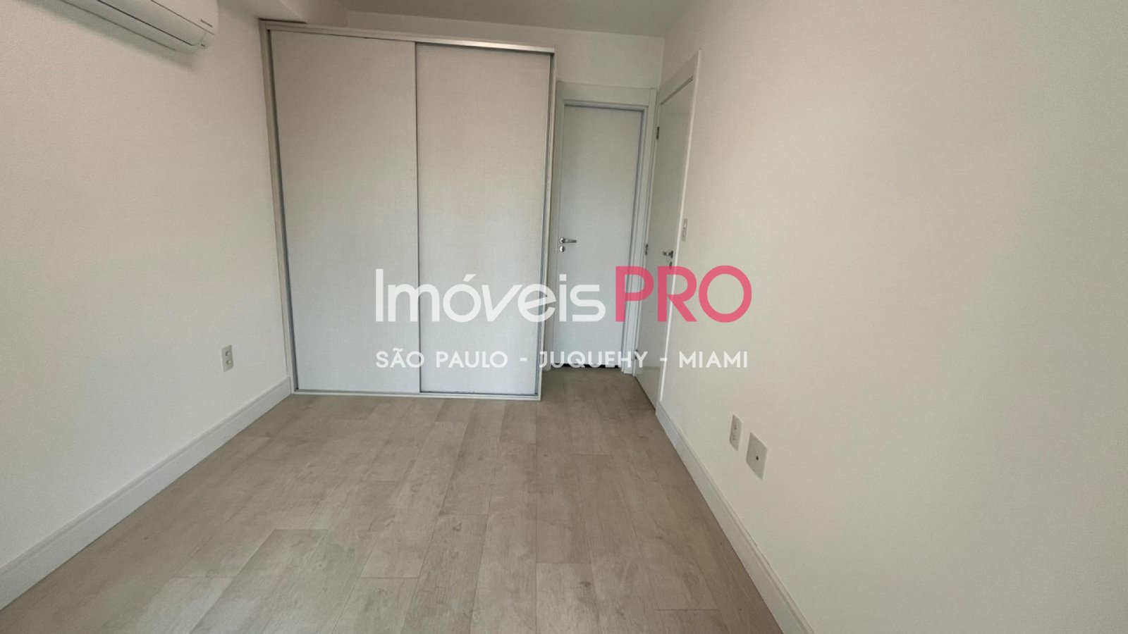 Foto :: IP30039