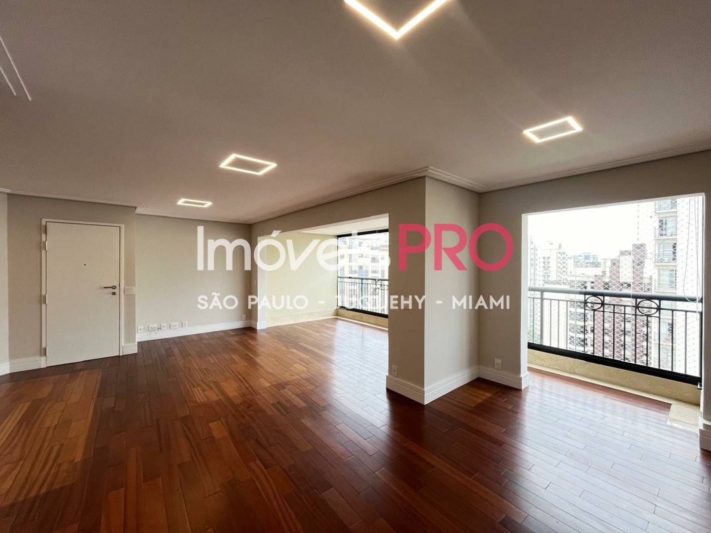 Apartamento de 3 quartos, 125 m², à venda em Moema Pássaros, R$ 3,4 mi — foto 2 de 35
