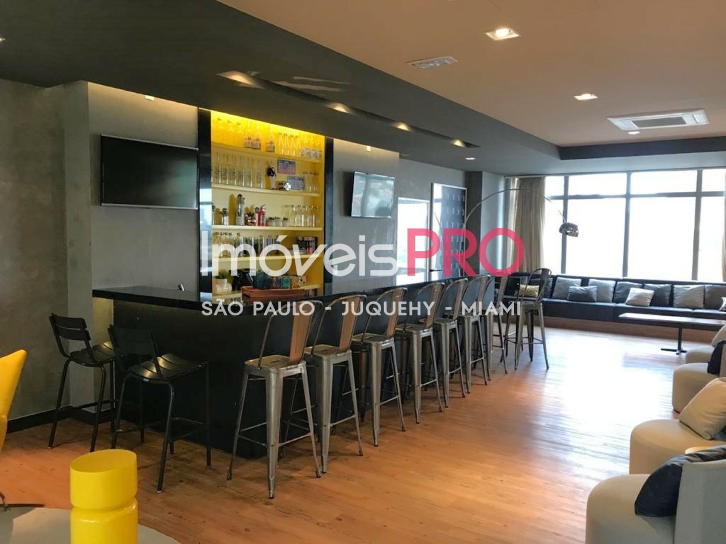 Foto :: https://assets.imoveispro.com.br/thumb/IP30540/studio-venda-santo-amaro_IP30540_29_1920x1080.jpg?