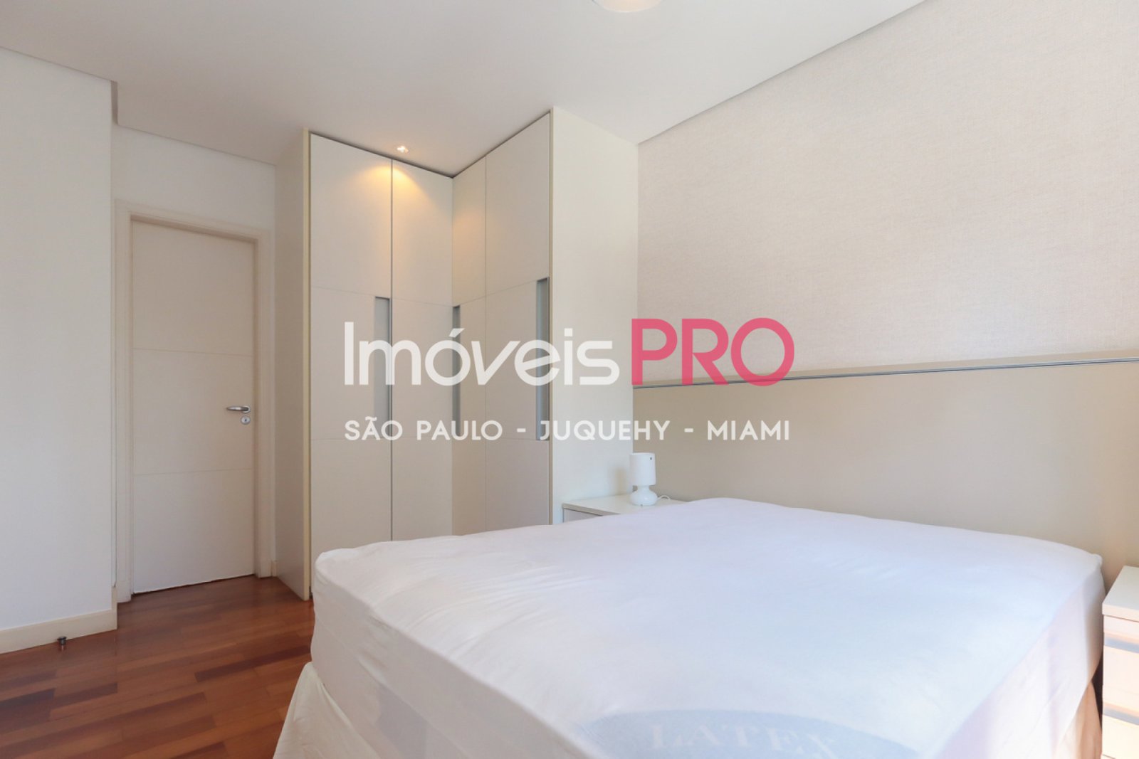 Foto :: IP30637