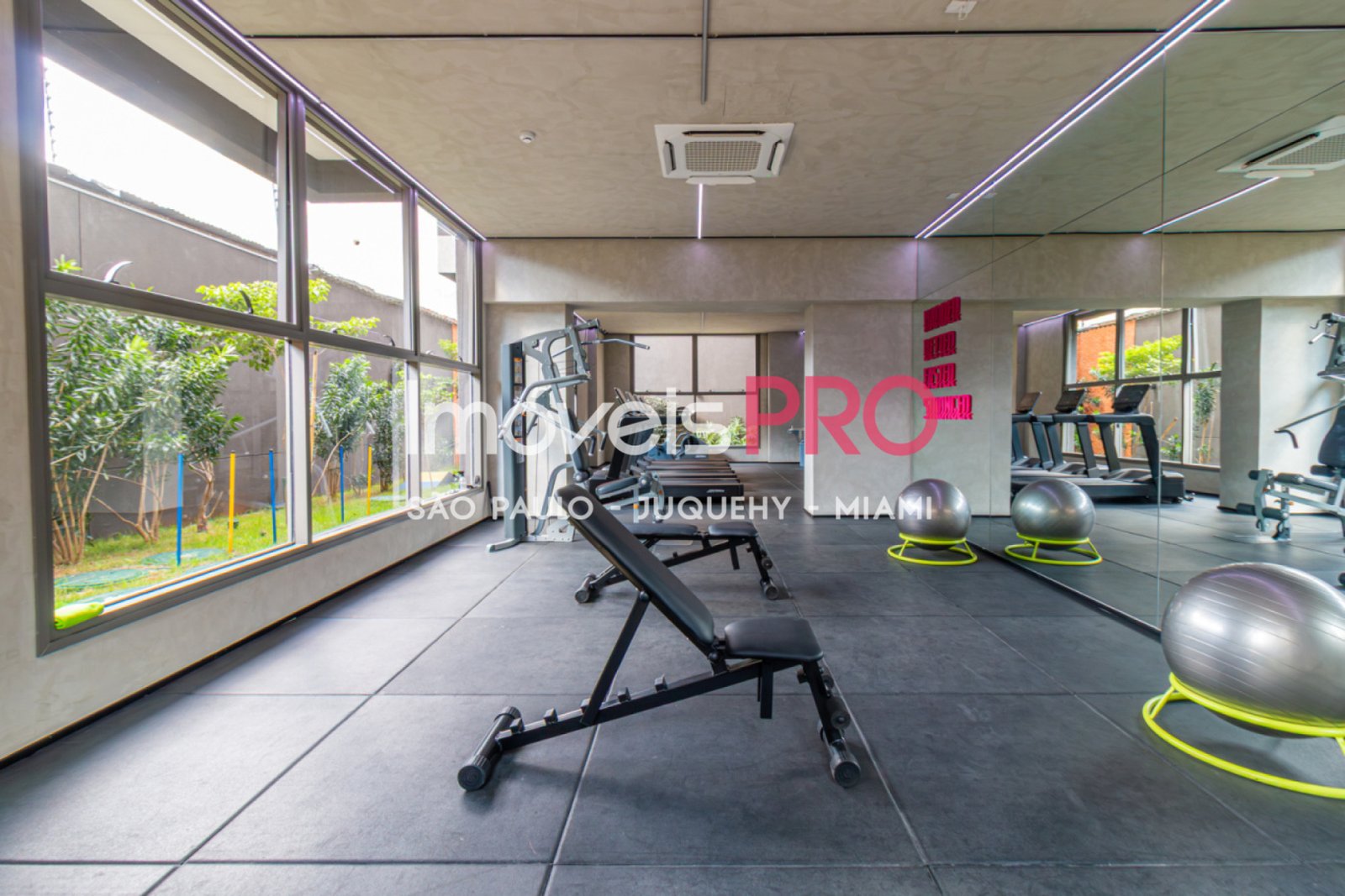 Foto :: https://assets.imoveispro.com.br/thumb/IP31643/apartamento-venda-moema_IP31643_17_1920x1080.jpg?