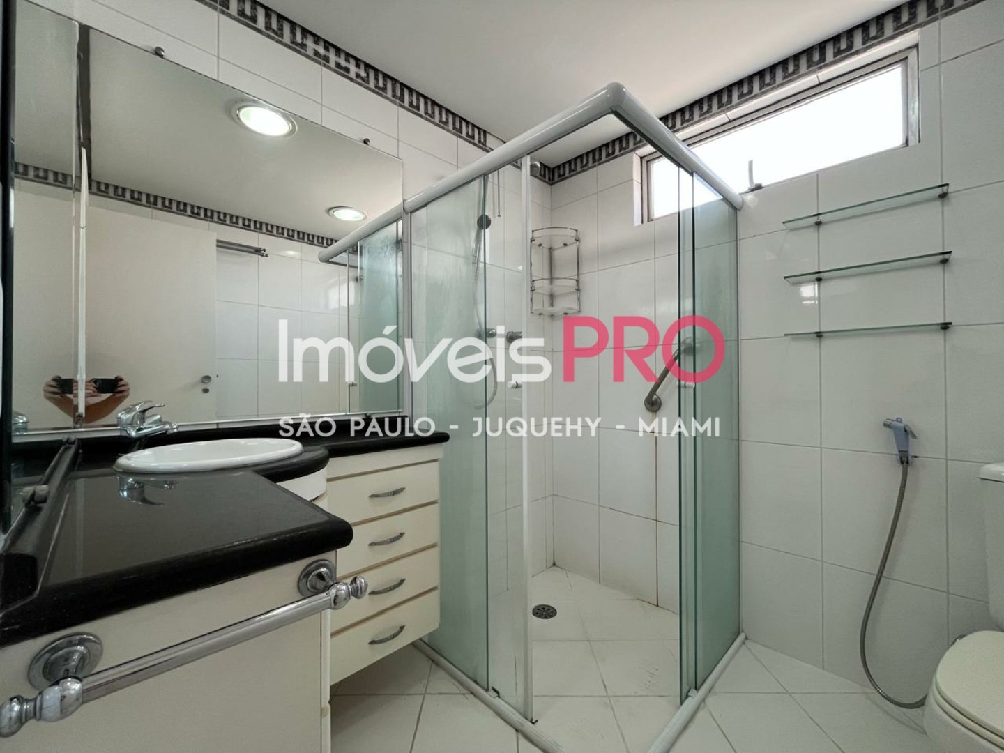 Foto :: https://assets.imoveispro.com.br/thumb/IP31999/apartamento-venda-moema_IP31999_17_1920x1080.jpg?