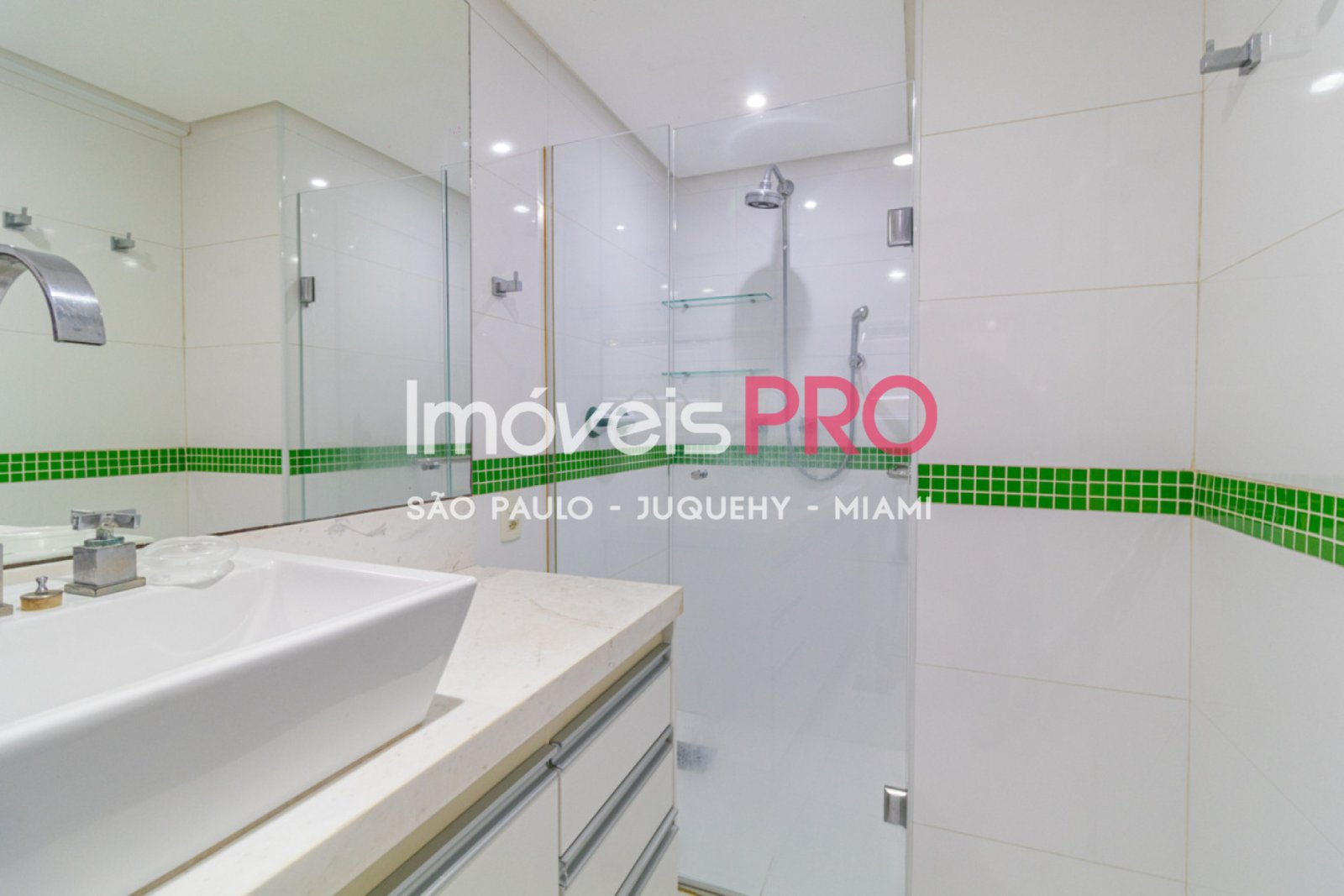 Foto :: IP32272
