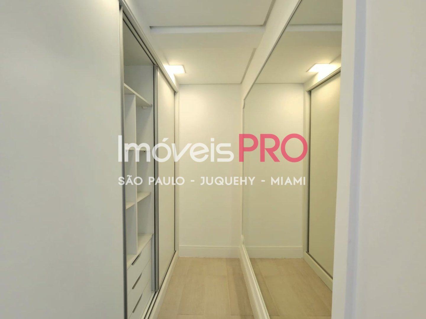 Foto :: https://assets.imoveispro.com.br/thumb/IP32590/cobertura-venda-pinheiros_IP32590_29_1920x1080.jpg?