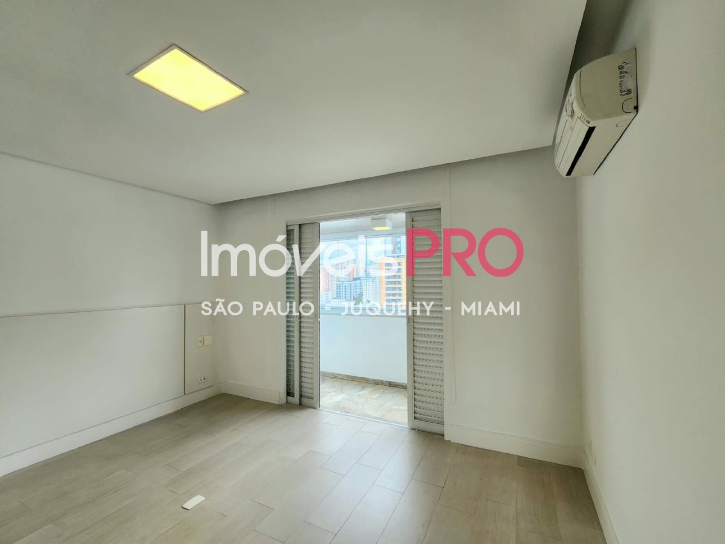 Foto :: https://assets.imoveispro.com.br/thumb/IP32590/cobertura-venda-pinheiros_IP32590_35_1920x1080.jpg?