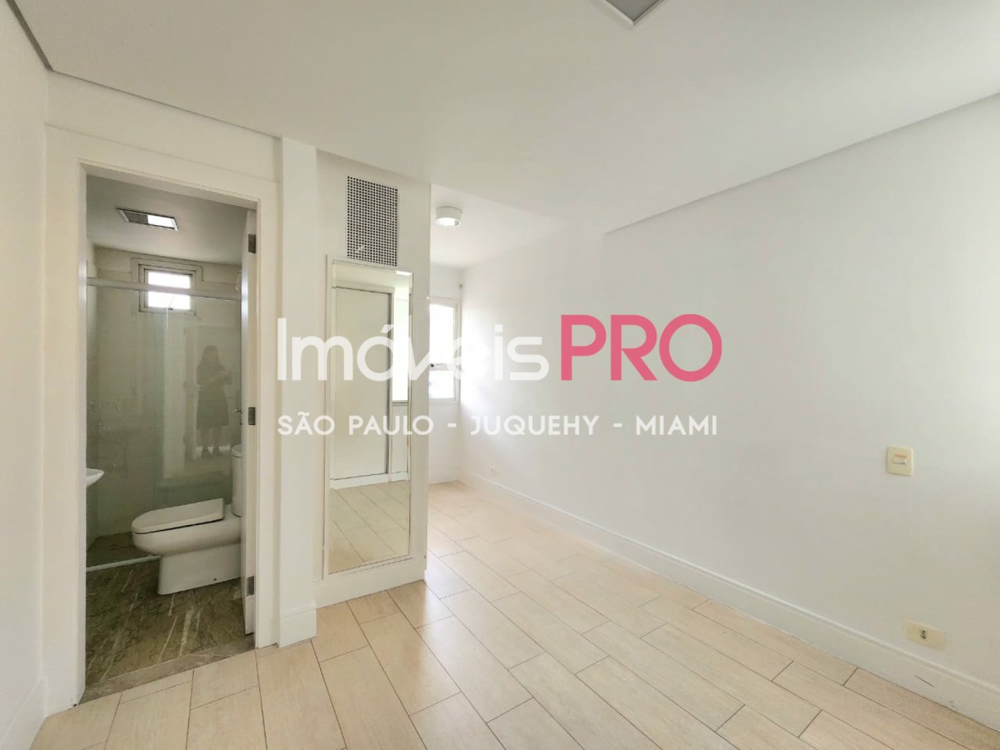 Foto :: https://assets.imoveispro.com.br/thumb/IP32590/cobertura-venda-pinheiros_IP32590_41_1920x1080.jpg?