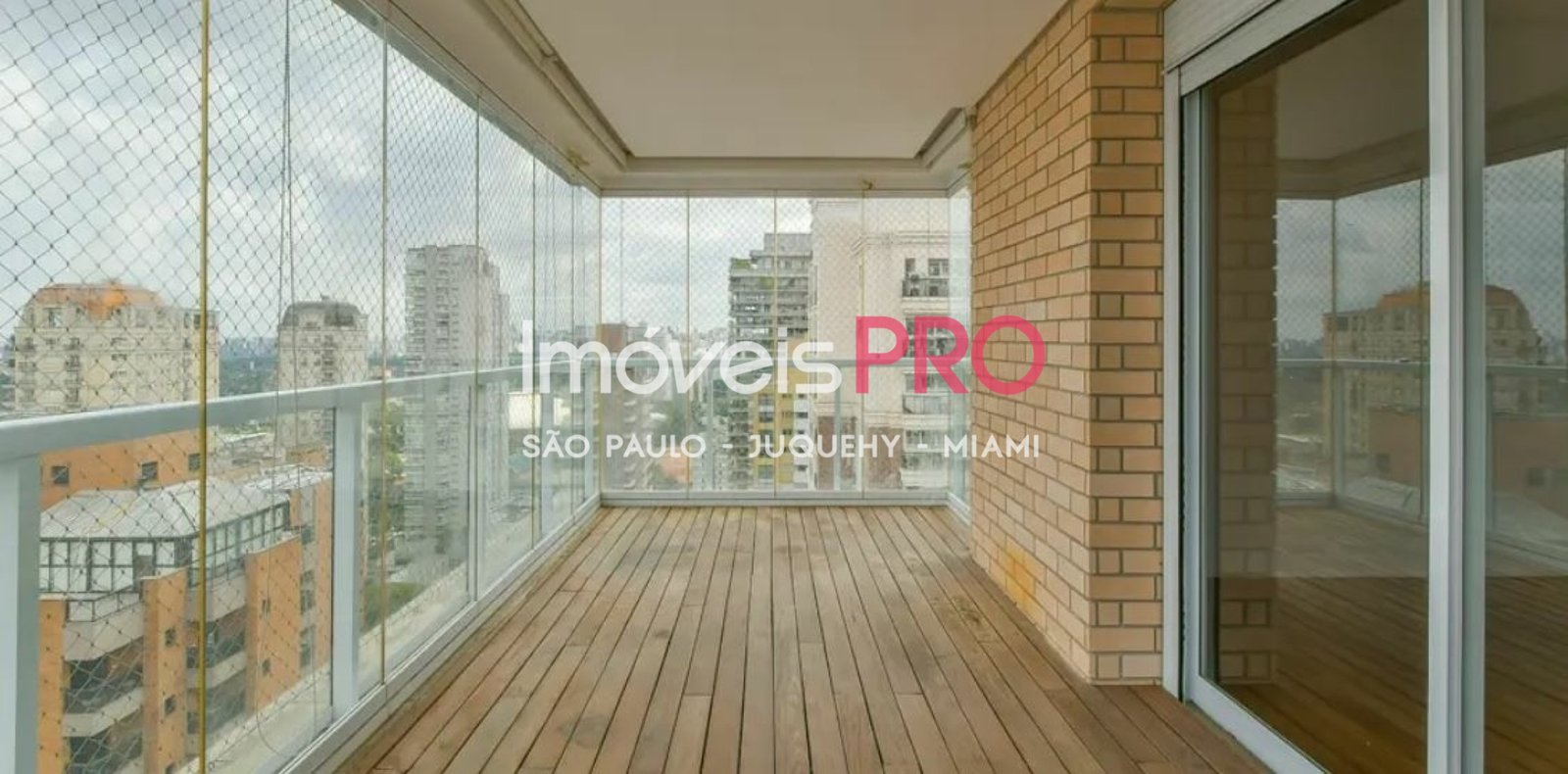Foto :: IP32980