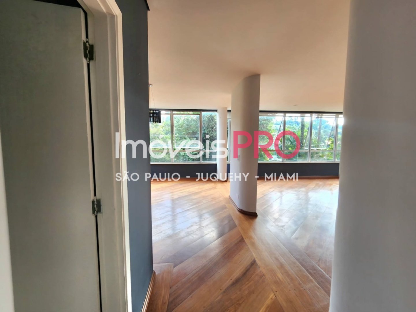 Foto :: https://assets.imoveispro.com.br/thumb/IP33122/casa-venda-jardim-guedala_IP33122_11_1920x1080.jpg?