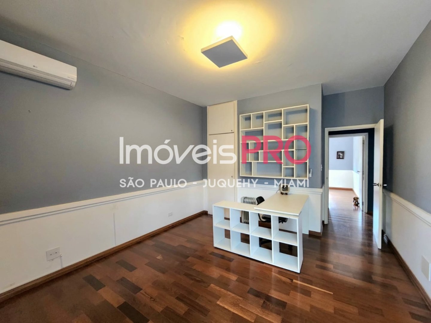 Foto :: https://assets.imoveispro.com.br/thumb/IP33122/casa-venda-jardim-guedala_IP33122_29_1920x1080.jpg?