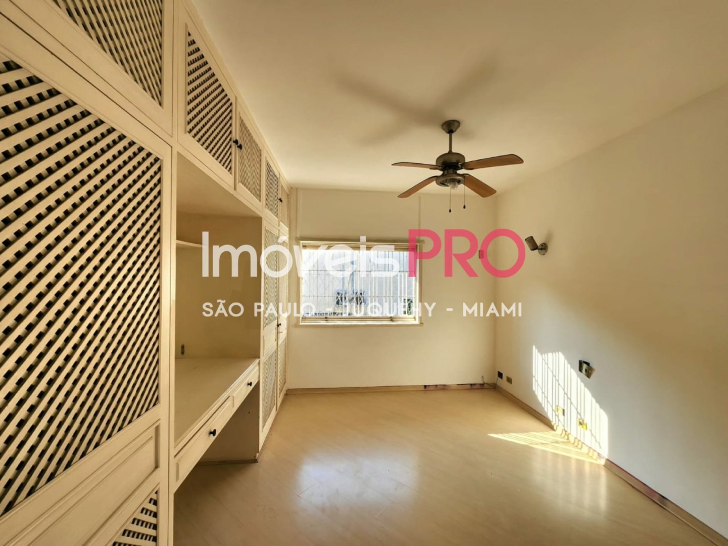 Foto :: https://assets.imoveispro.com.br/thumb/IP33140/casa-venda-jardim-europa_IP33140_17_1920x1080.jpg?