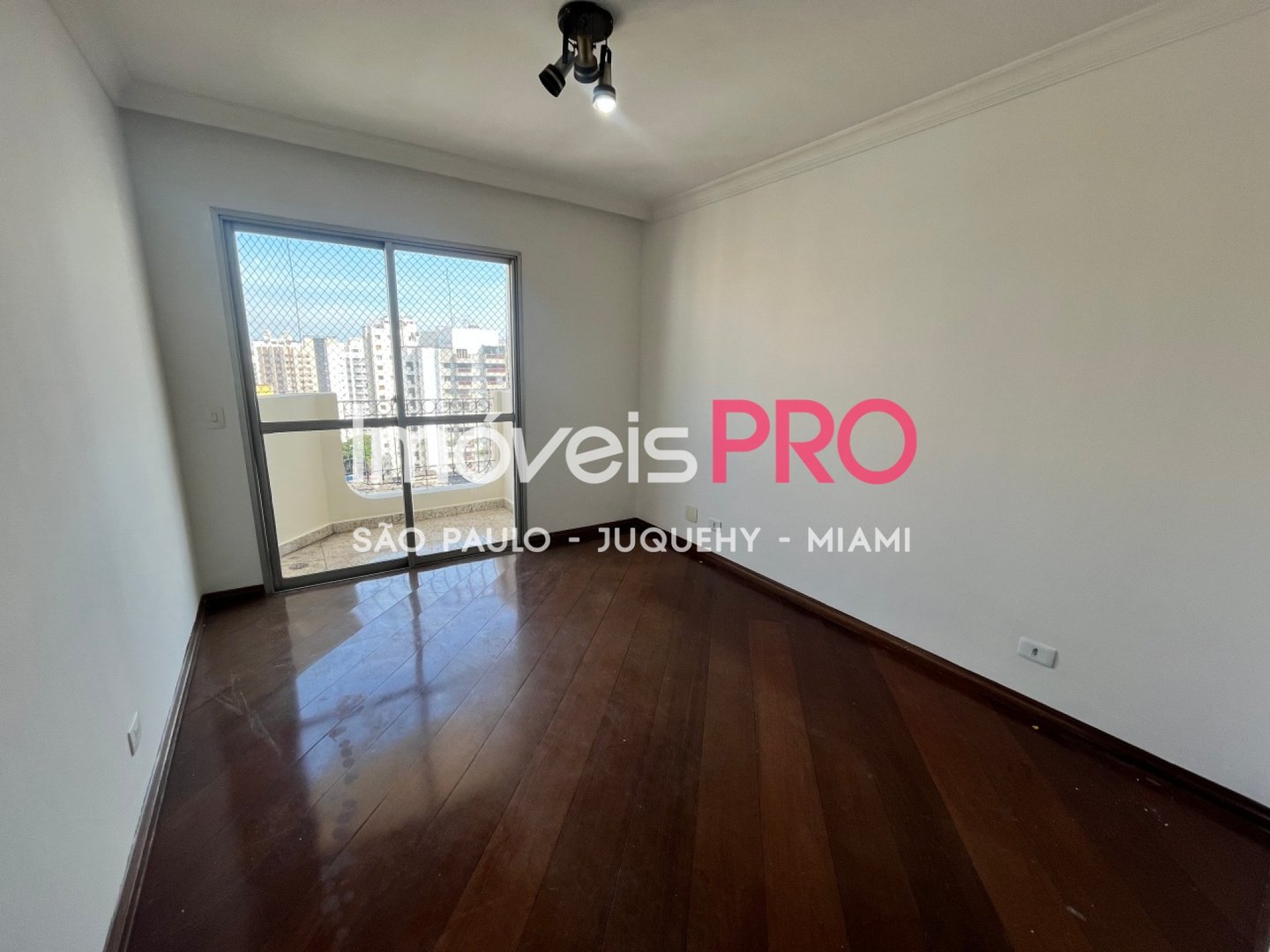 Apartamento de 3 quartos, 92 m², à venda em Moema, R$ 1,3 mi — foto 2 de 36