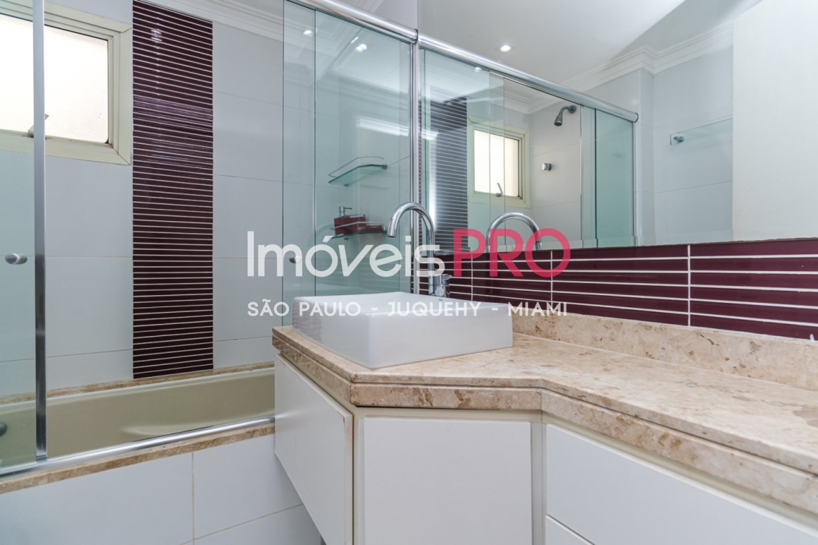 Foto :: https://assets.imoveispro.com.br/thumb/IP33384/apartamento-venda-moema-passaros_IP33384_17_1920x1080.jpg?