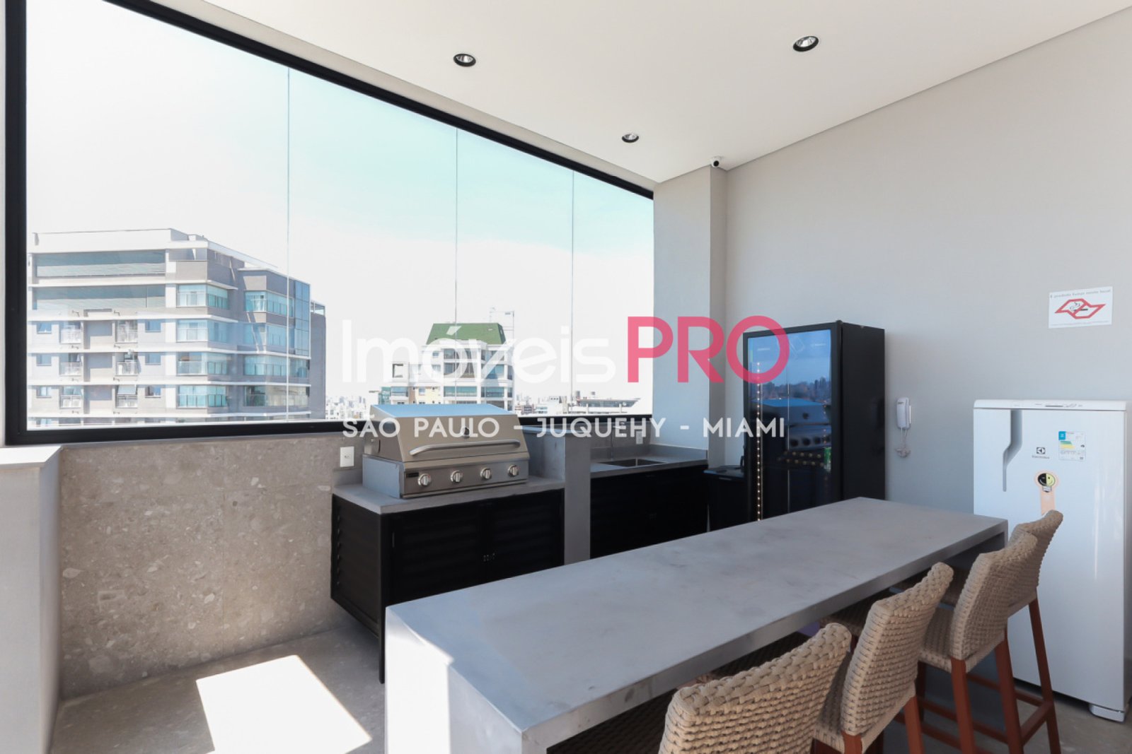 Foto :: https://assets.imoveispro.com.br/thumb/IP33517/apartamento-aluguel-moema_IP33517_17_1920x1080.jpg?