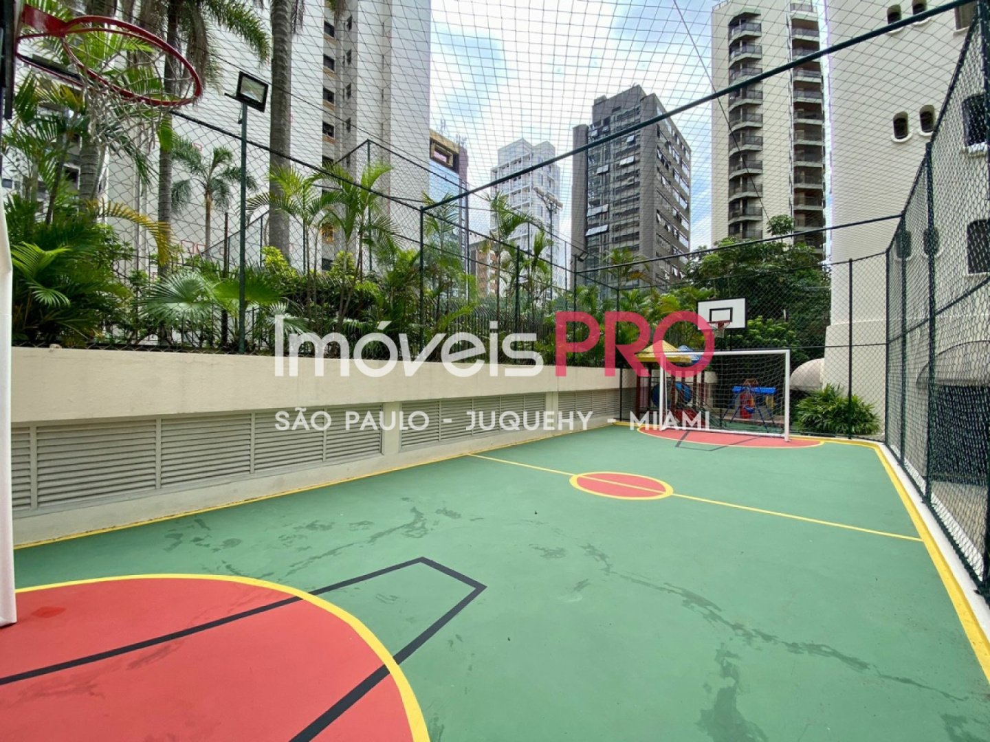 Foto :: https://assets.imoveispro.com.br/thumb/IP33555/apartamento-venda-moema_IP33555_35_1920x1080.jpg?