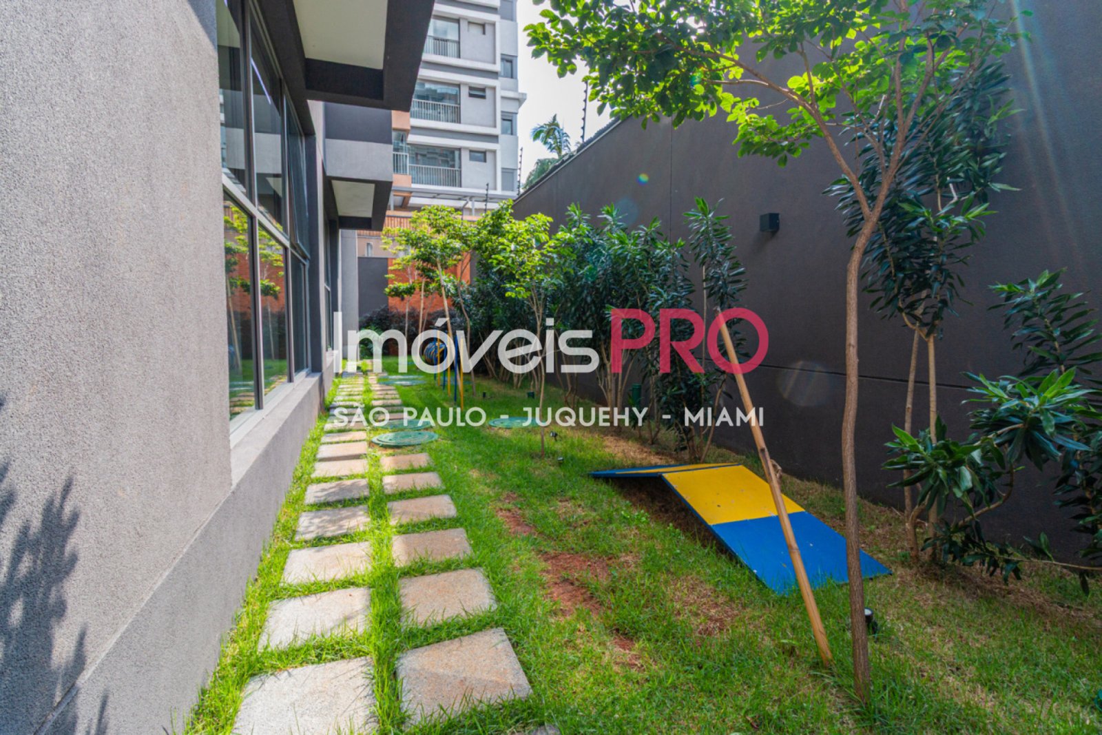 Foto :: https://assets.imoveispro.com.br/thumb/IP33745/apartamento-aluguel-moema_IP33745_17_1920x1080.jpg?