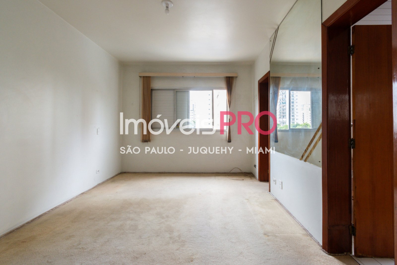 Foto :: https://assets.imoveispro.com.br/thumb/IP33865/apartamento-venda-moema_IP33865_17_1920x1080.jpg?
