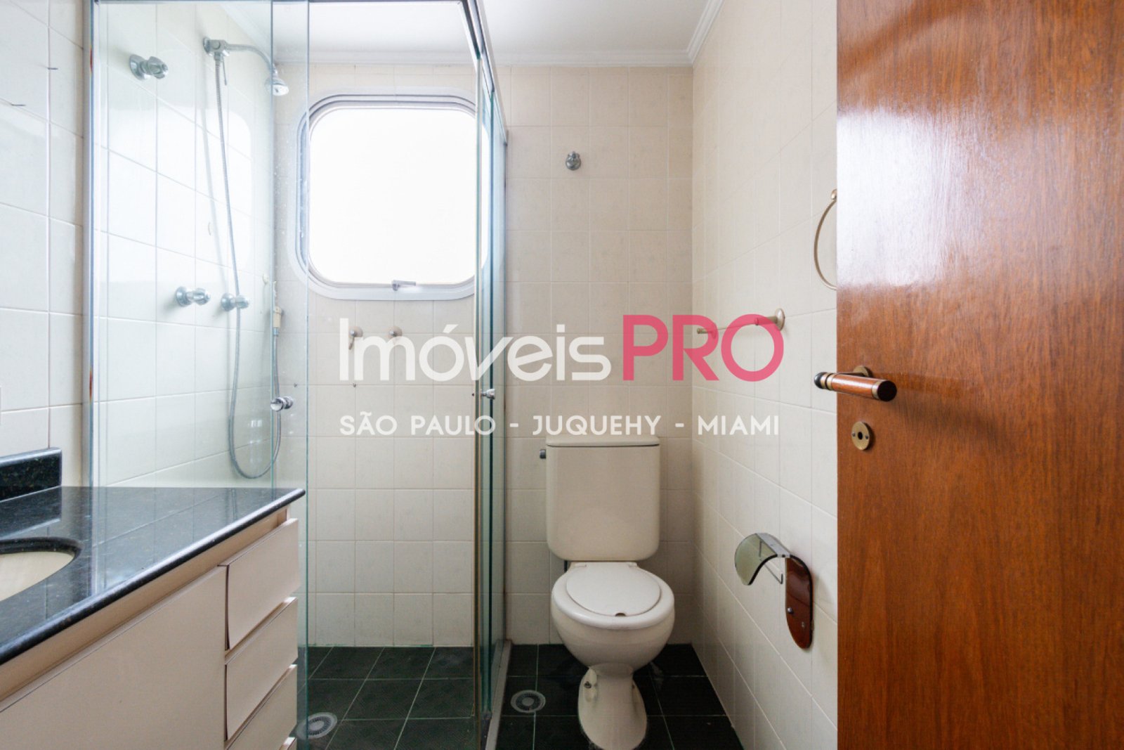 Foto :: https://assets.imoveispro.com.br/thumb/IP33865/apartamento-venda-moema_IP33865_29_1920x1080.jpg?