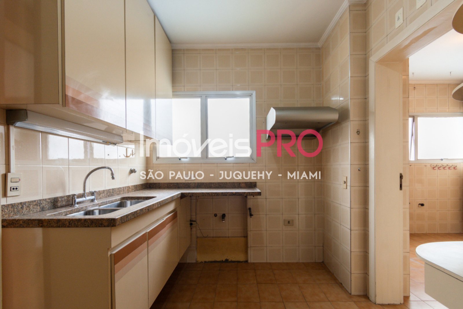 Foto :: https://assets.imoveispro.com.br/thumb/IP33865/apartamento-venda-moema_IP33865_35_1920x1080.jpg?