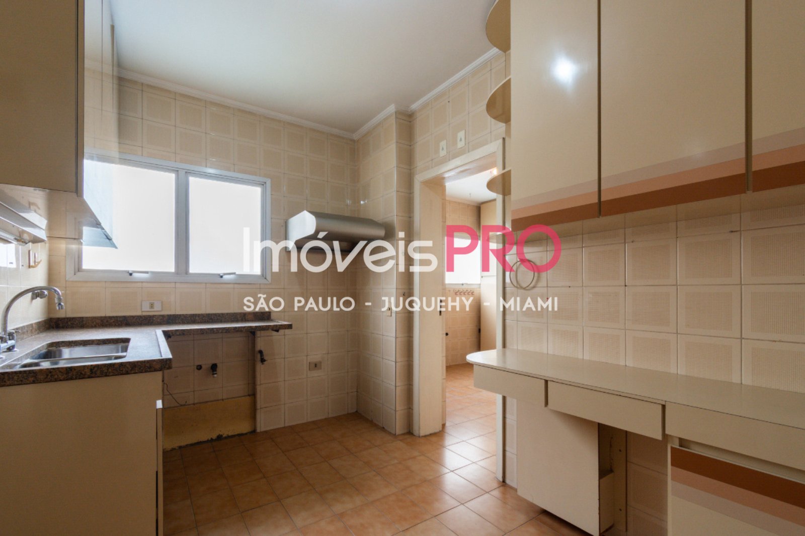 Foto :: IP33865
