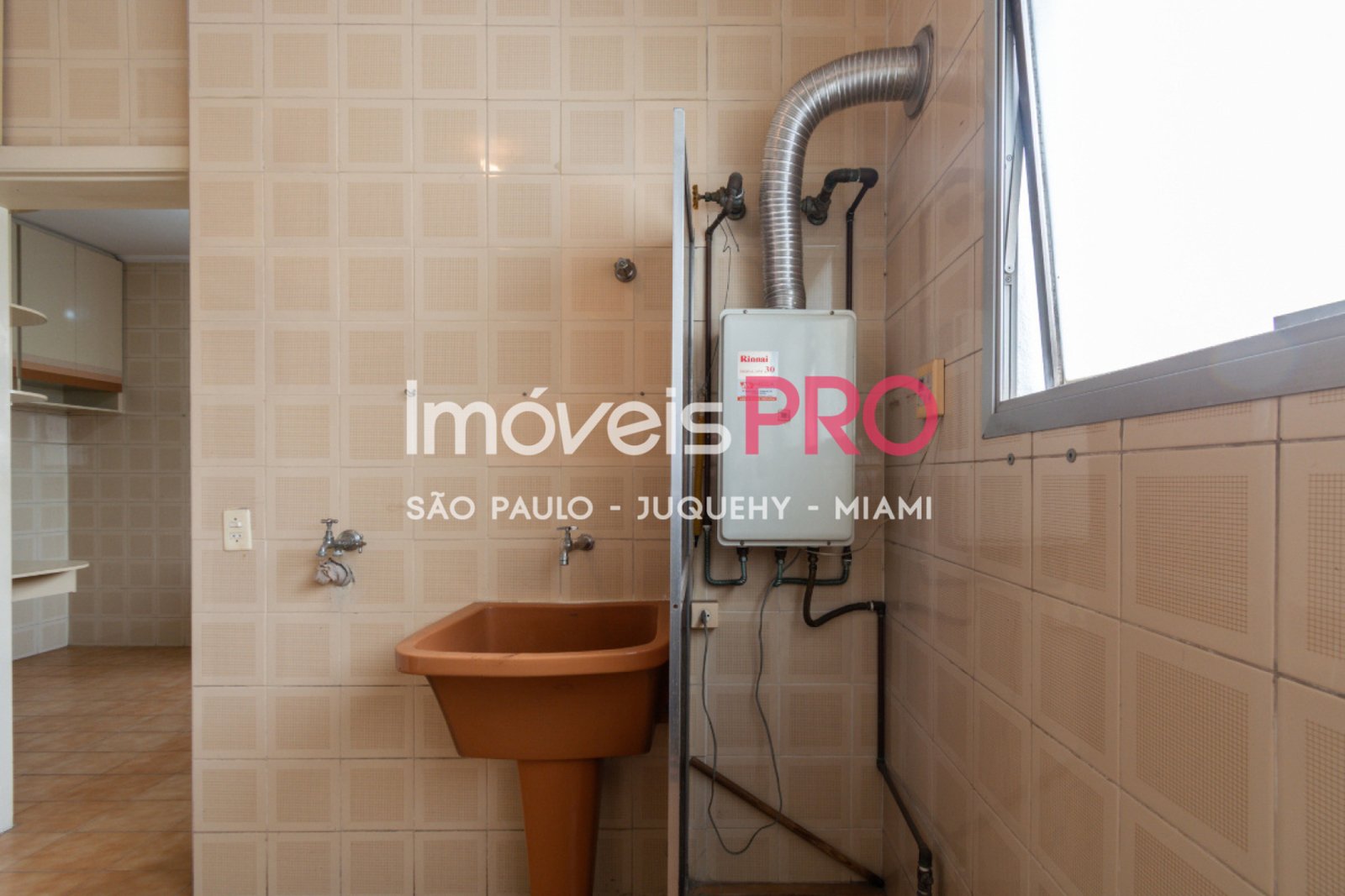 Foto :: https://assets.imoveispro.com.br/thumb/IP33865/apartamento-venda-moema_IP33865_41_1920x1080.jpg?