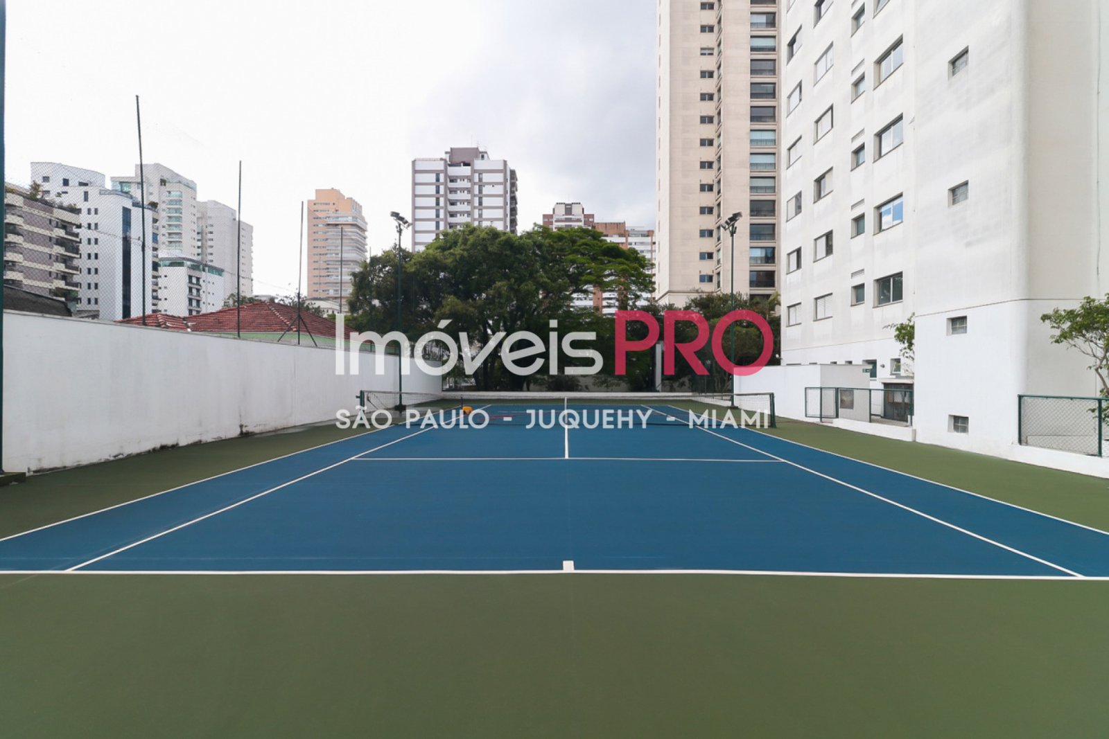 Foto :: https://assets.imoveispro.com.br/thumb/IP33865/apartamento-venda-moema_IP33865_53_1920x1080.jpg?