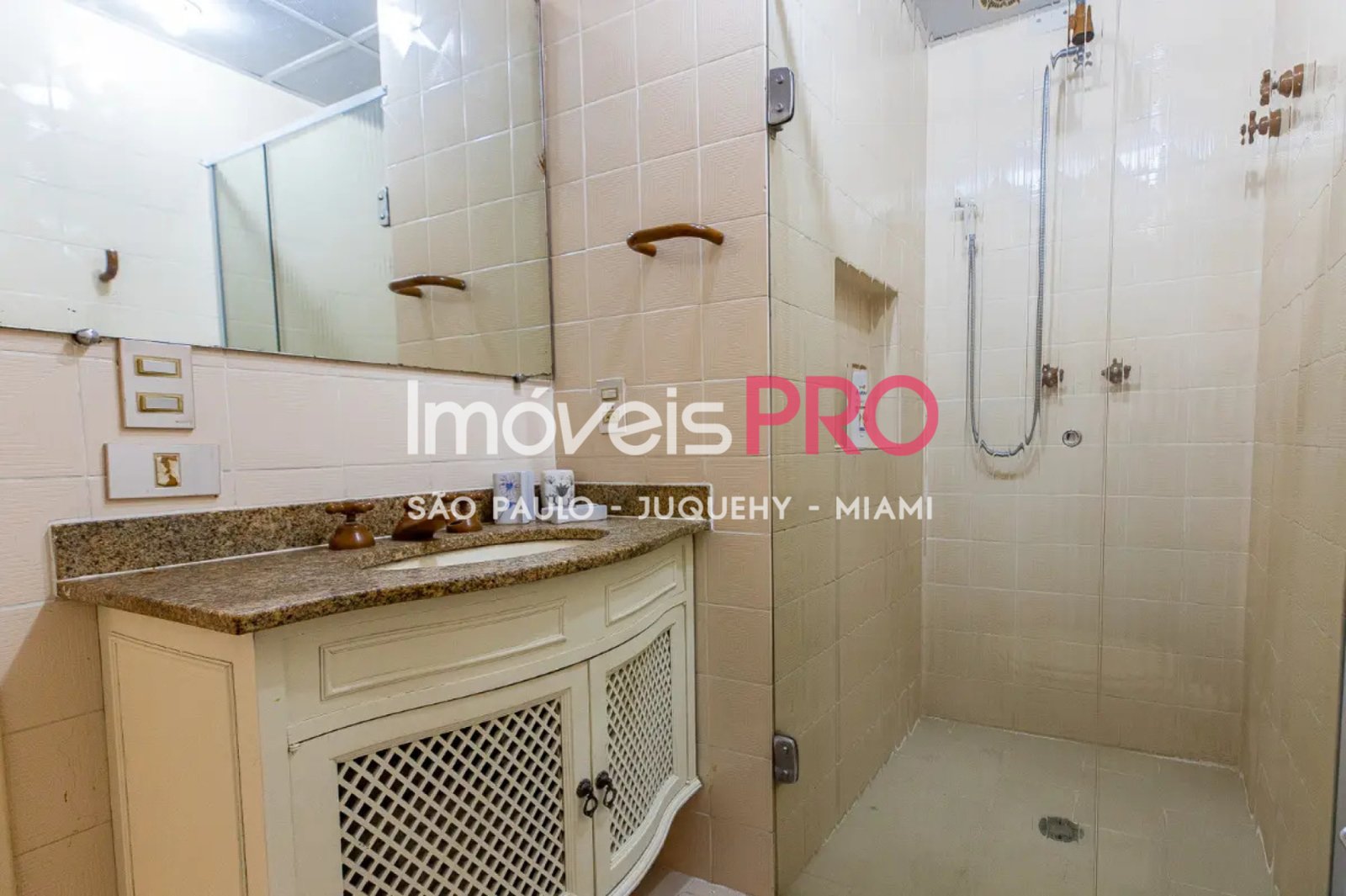 Foto :: https://assets.imoveispro.com.br/thumb/IP34115/apartamento-venda-campo-belo_IP34115_17_1920x1080.jpg?