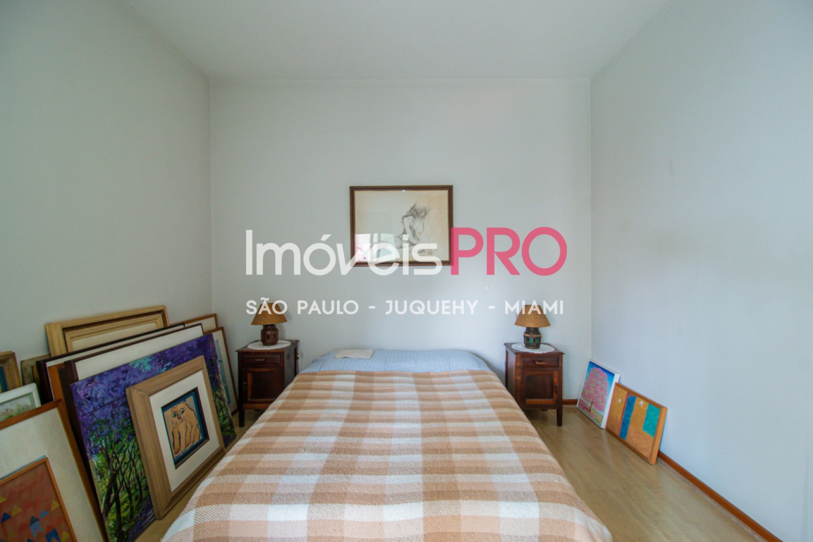 Foto :: IP34180