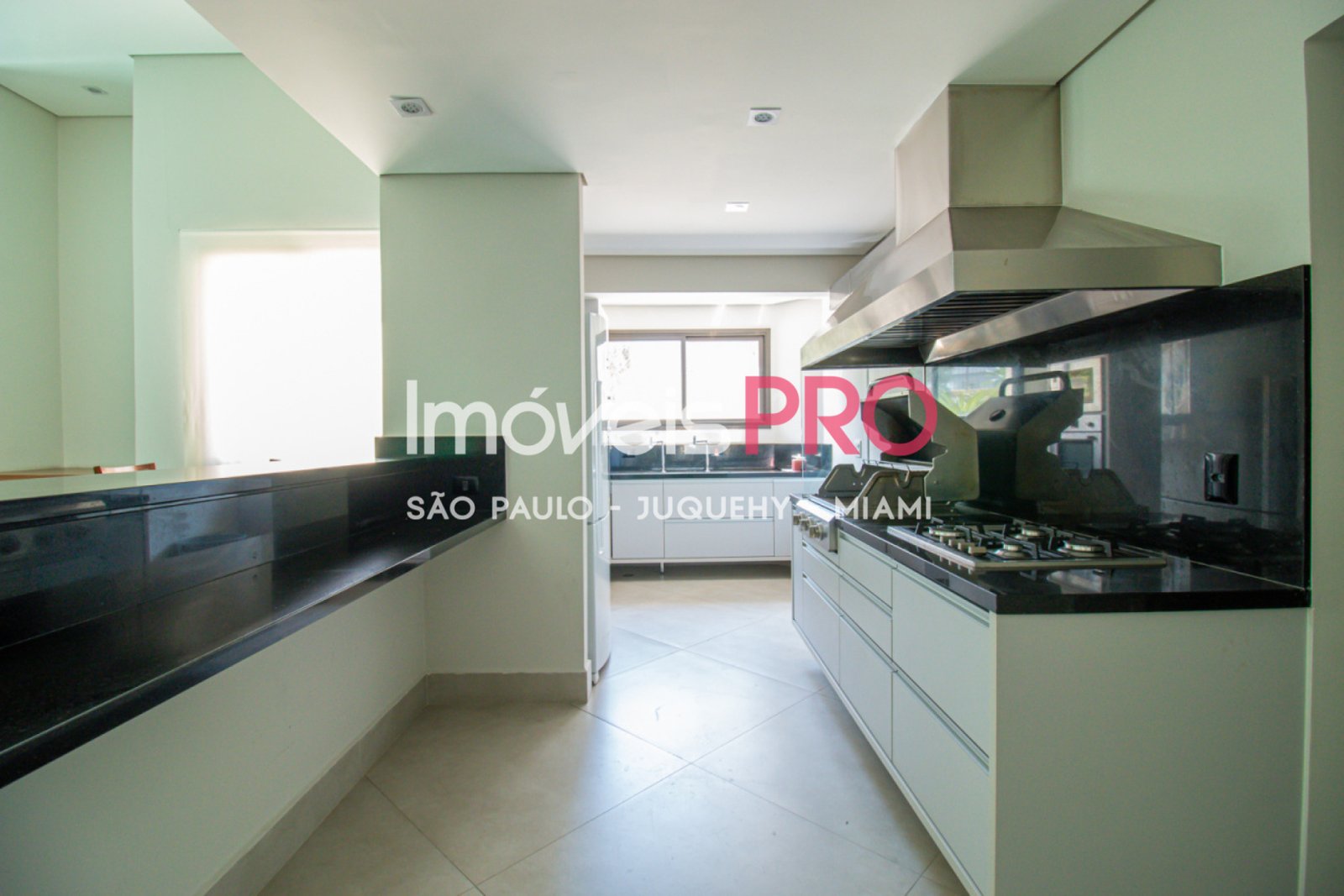 Foto :: https://assets.imoveispro.com.br/thumb/IP34180/apartamento-venda-moema_IP34180_65_1920x1080.jpg?