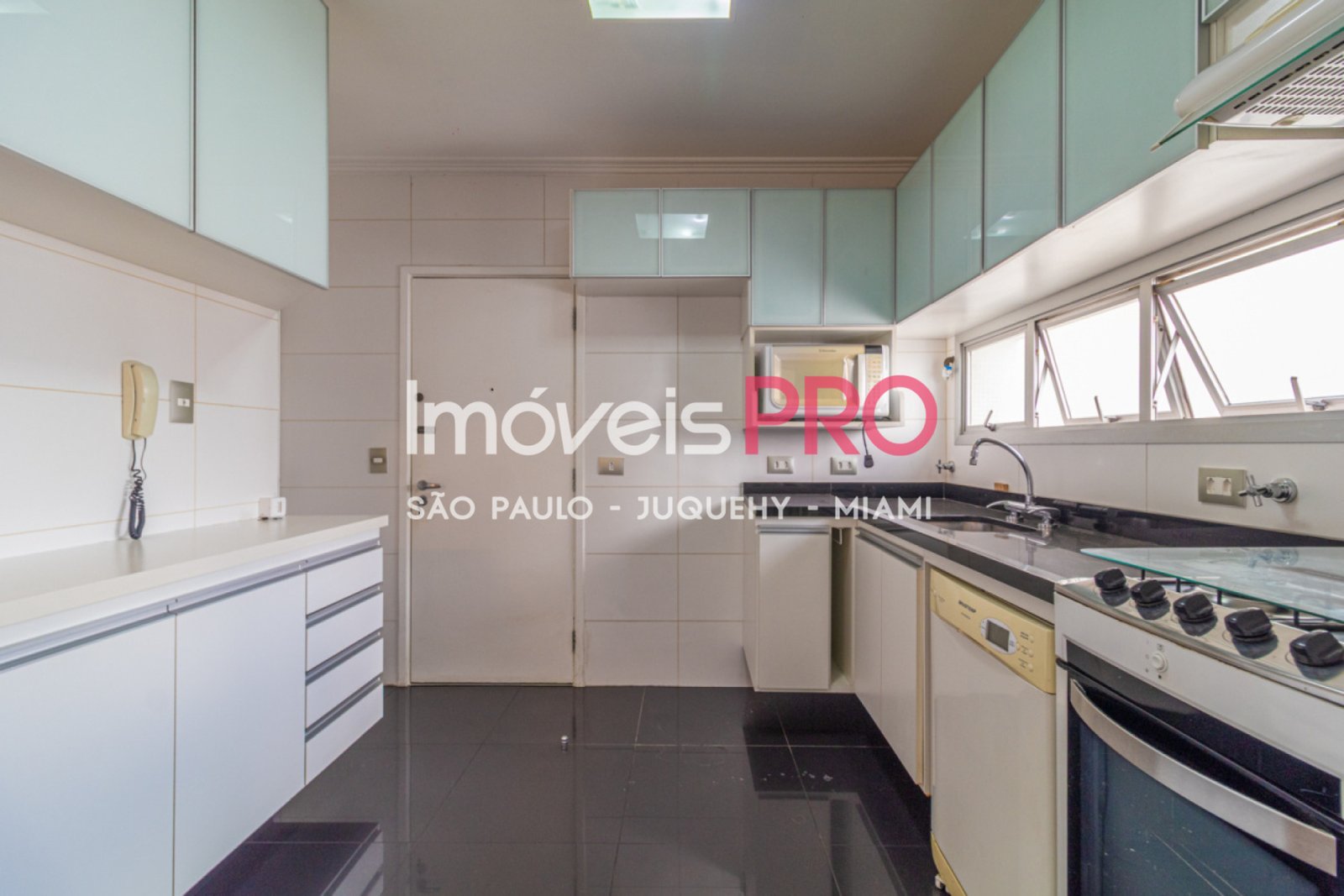 Foto :: https://assets.imoveispro.com.br/thumb/IP34311/apartamento-venda-campo-belo_IP34311_17_1920x1080.jpg?