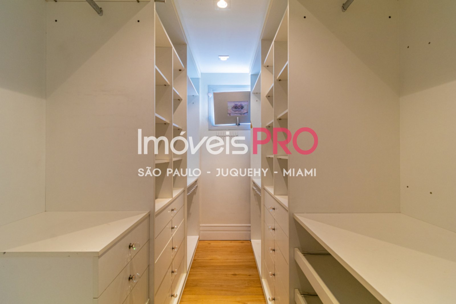 Foto :: https://assets.imoveispro.com.br/thumb/IP34311/apartamento-venda-campo-belo_IP34311_29_1920x1080.jpg?