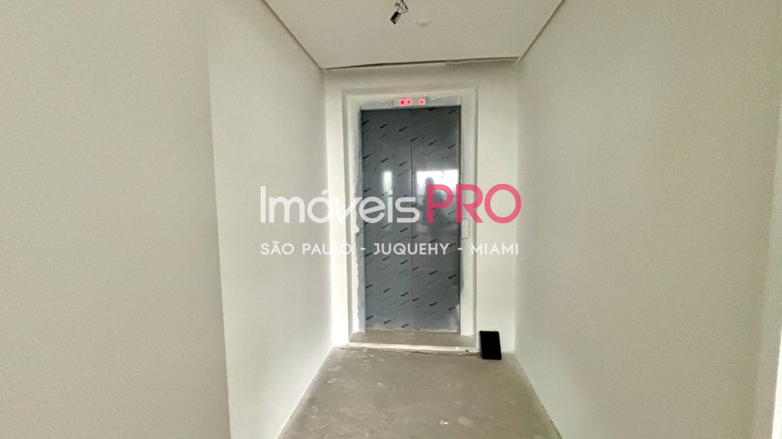 Foto :: IP34690