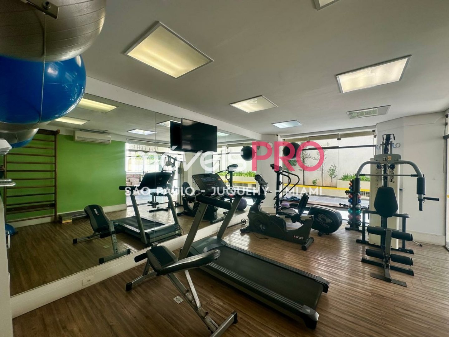 Foto :: https://assets.imoveispro.com.br/thumb/IP34745/apartamento-venda-moema-passaros_IP34745_29_1920x1080.jpg?