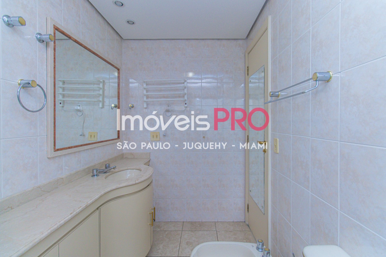 Foto :: https://assets.imoveispro.com.br/thumb/IP35347/apartamento-aluguel-campo-belo_IP35347_17_1920x1080.jpg?
